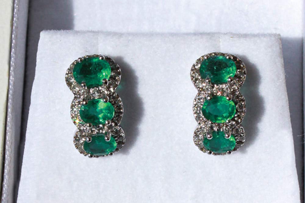 18K White Gold Emerald & Diamond Earrings - Earrings 